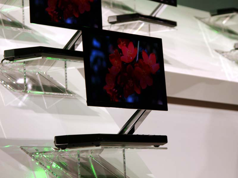 Illustration for article titled Sony's 3mm Thick XEL-1 OLED TV Finally Revealed, Japanese Launch this December